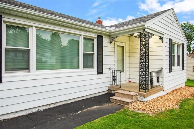 9610 E 29th Terrace S, Independence, MO 64052