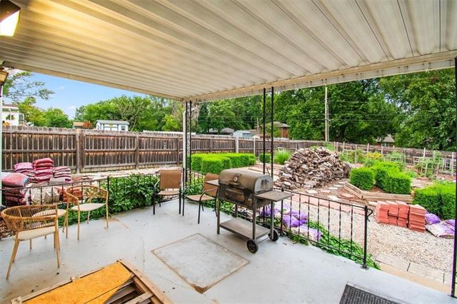 9610 E 29th Terrace S, Independence, MO 64052
