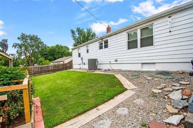9610 E 29th Terrace S, Independence, MO 64052