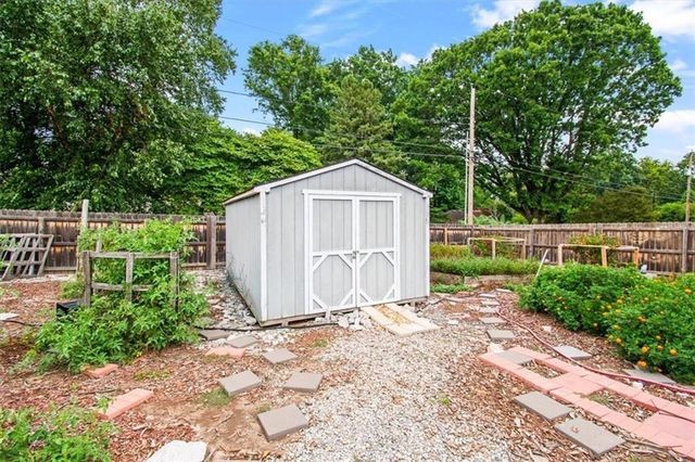 9610 E 29th Terrace S, Independence, MO 64052