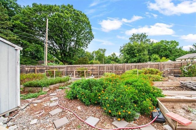 9610 E 29th Terrace S, Independence, MO 64052