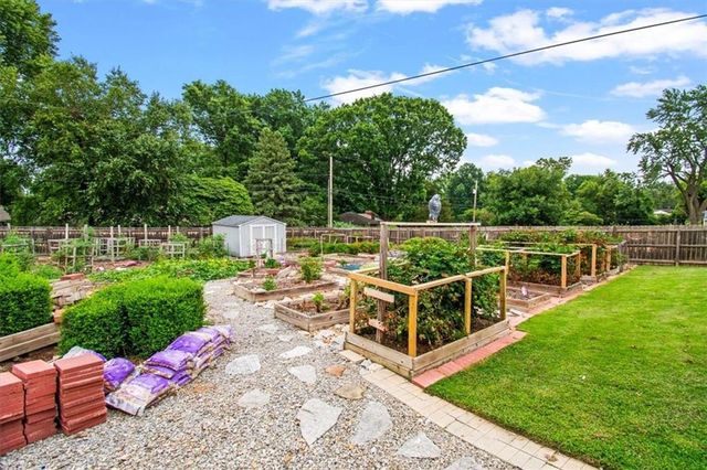 9610 E 29th Terrace S, Independence, MO 64052