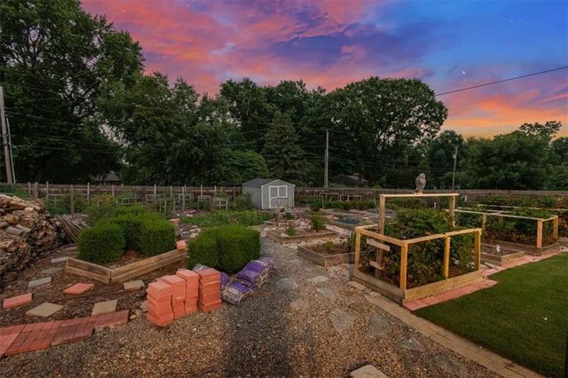 9610 E 29th Terrace S, Independence, MO 64052
