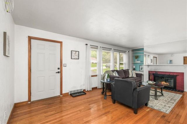9610 E 29th Terrace S, Independence, MO 64052