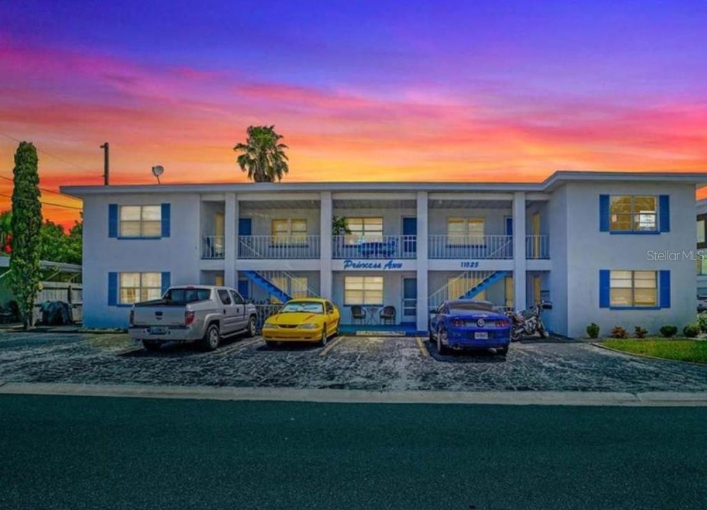 11025 2ND STREET E 9, Treasure Island, FL 33706