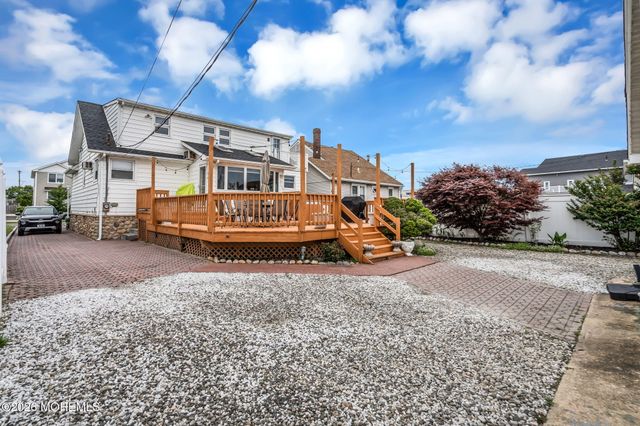 22 Parkway, Point Pleasant Beach, NJ 08742