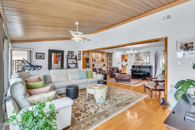 22 Parkway, Point Pleasant Beach, NJ 08742