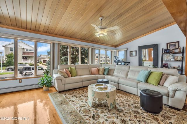 22 Parkway, Point Pleasant Beach, NJ 08742