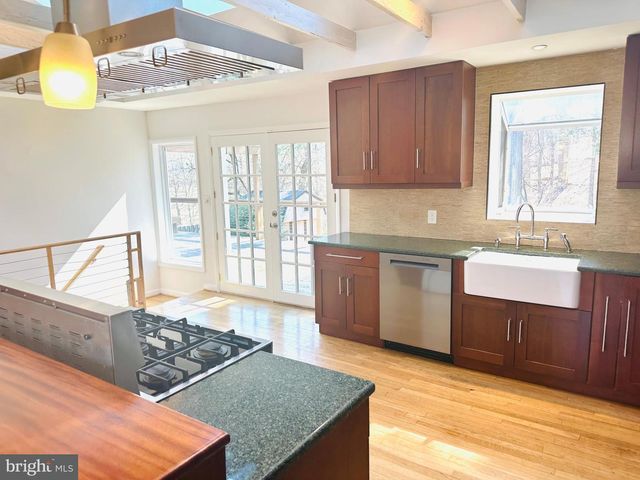 11231 ASHLEY DR, Rockville, MD 20852