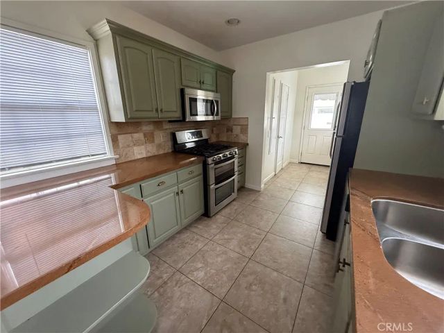 527 S Orchard, Burbank, CA 91506