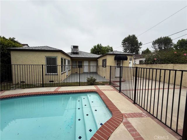527 S Orchard, Burbank, CA 91506