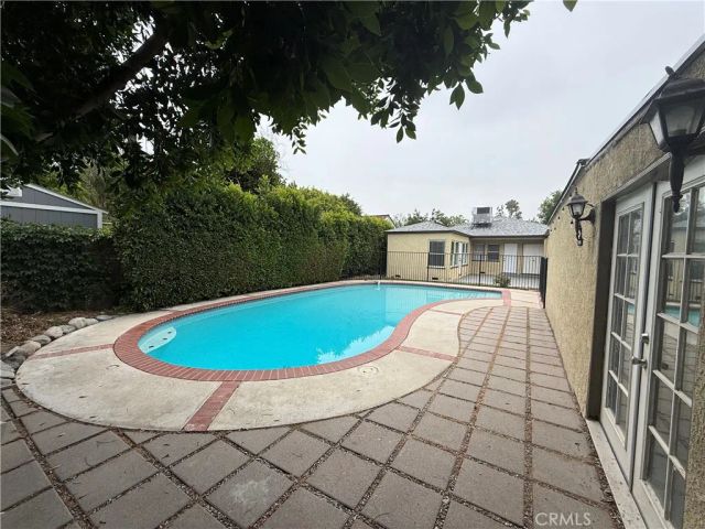 527 S Orchard, Burbank, CA 91506