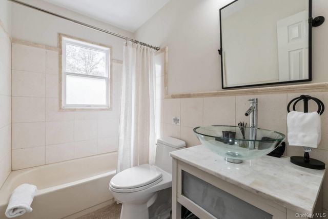36 Charla Drive, Southampton, NY 11968
