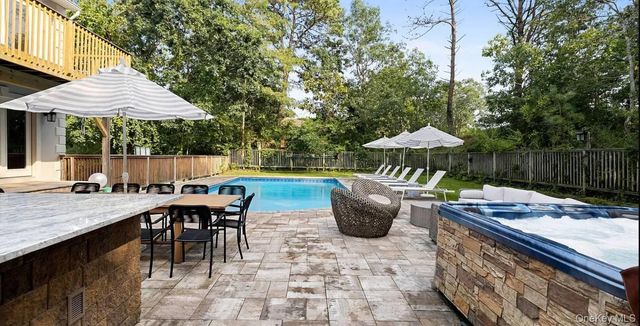 36 Charla Drive, Southampton, NY 11968