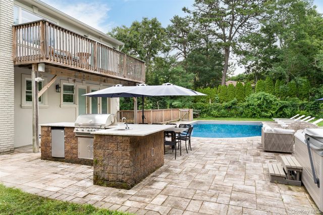 36 Charla Drive, Southampton, NY 11968