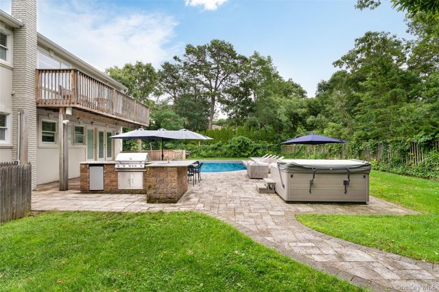 36 Charla Drive, Southampton, NY 11968