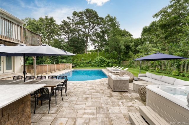 36 Charla Drive, Southampton, NY 11968