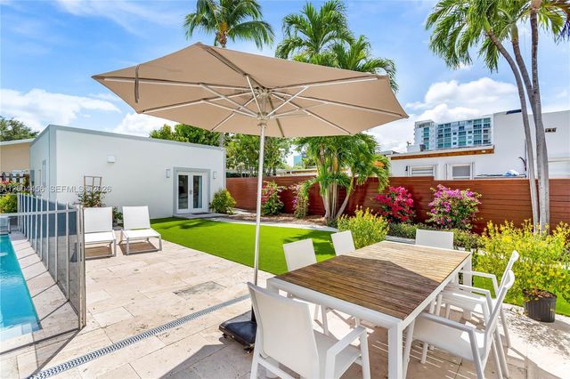 152 SW 20th Rd, Miami, FL 33129
