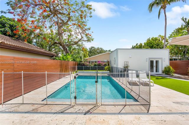 152 SW 20th Rd, Miami, FL 33129