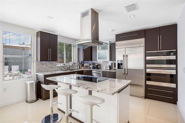 152 SW 20th Rd, Miami, FL 33129
