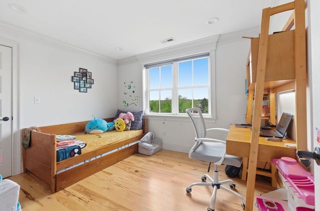 44 Evergreen St 3, Boston, MA 02130