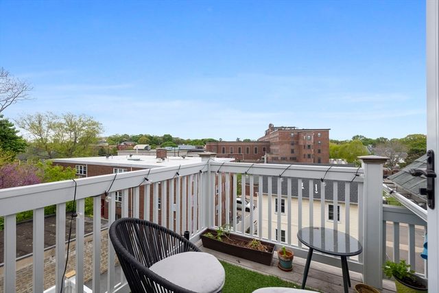 44 Evergreen St 3, Boston, MA 02130