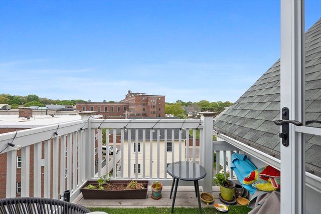 44 Evergreen St 3, Boston, MA 02130