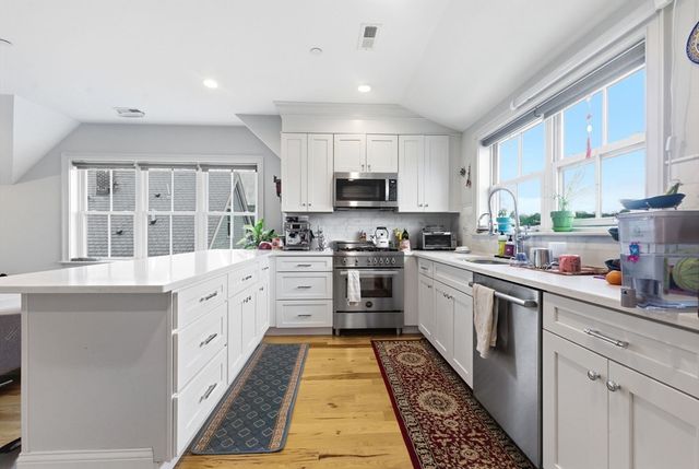 44 Evergreen St 3, Boston, MA 02130