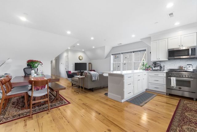 44 Evergreen St 3, Boston, MA 02130