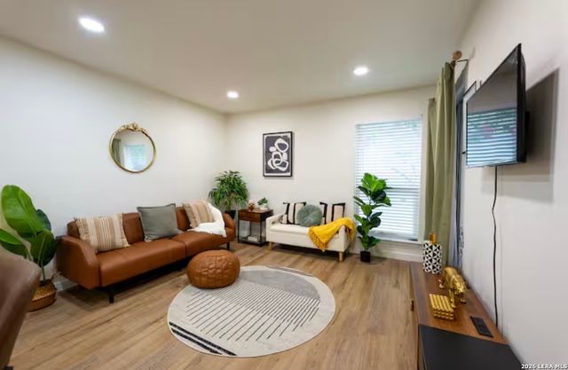 340 Montclair St Apt 202, San Antonio, TX 78209