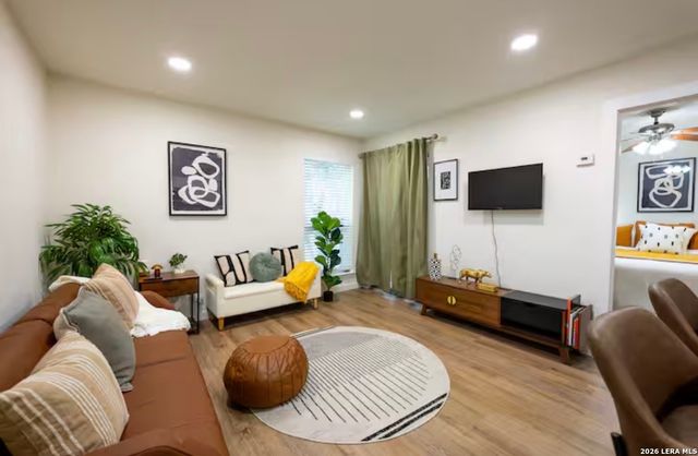 340 Montclair St Apt 202, San Antonio, TX 78209