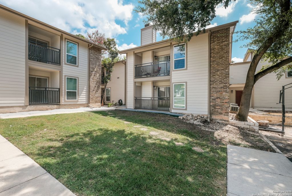 340 Montclair St Apt 202, San Antonio, TX 78209