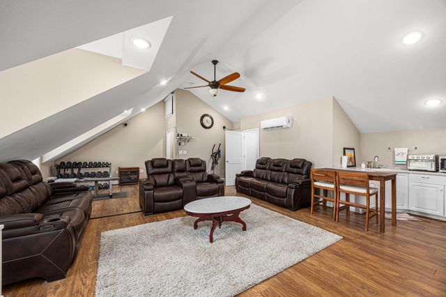 801 W Main Street, Brenham, TX 77833