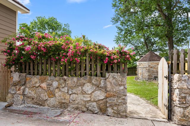 801 W Main Street, Brenham, TX 77833