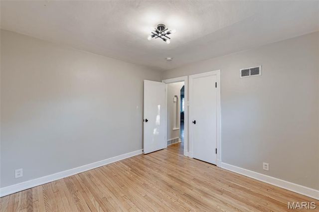 3709 Eminence Boulevard, St John, MO 63114