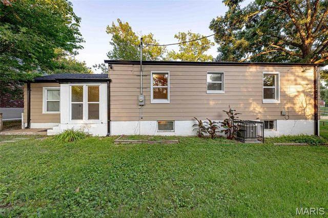 3709 Eminence Boulevard, St John, MO 63114