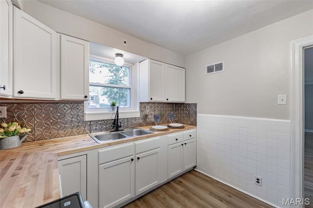 3709 Eminence Boulevard, St John, MO 63114