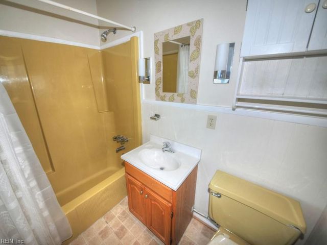 2933 Sandfiddler Rd RD, Virginia Beach, VA 23456