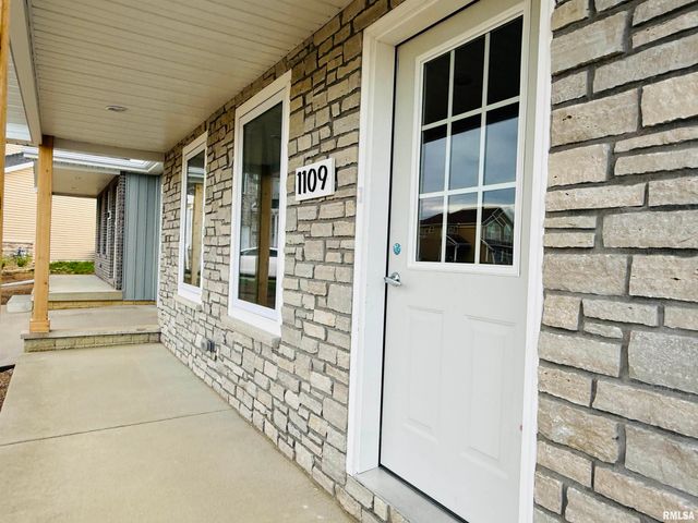 1109 Lawson Street, Washington, IL 61571