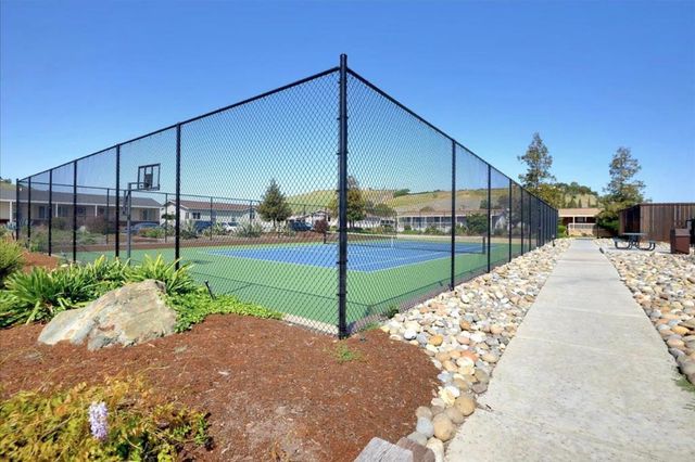 401 Chateau La Salle, San Jose, CA 95111