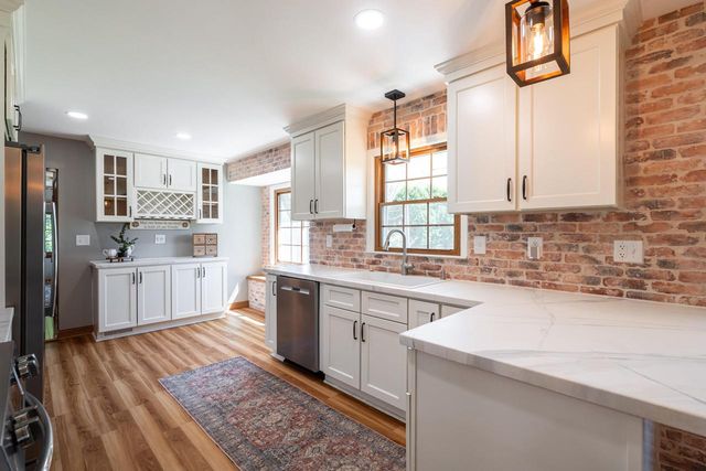 7119 Freistadt ROAD, Mequon, WI 53092