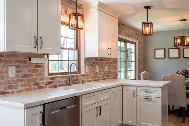 7119 Freistadt ROAD, Mequon, WI 53092