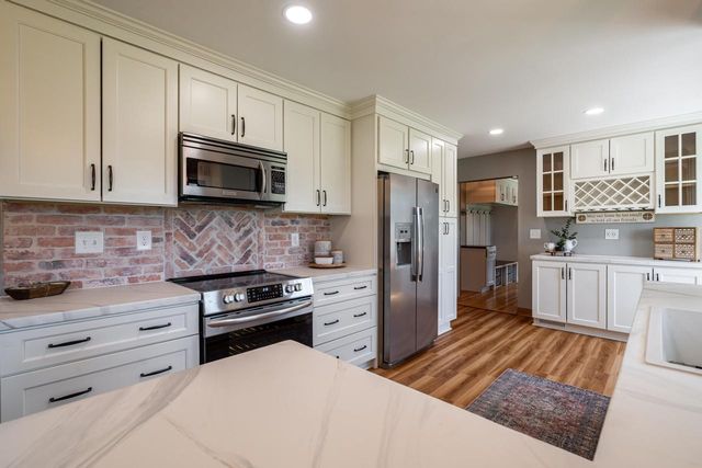 7119 Freistadt ROAD, Mequon, WI 53092