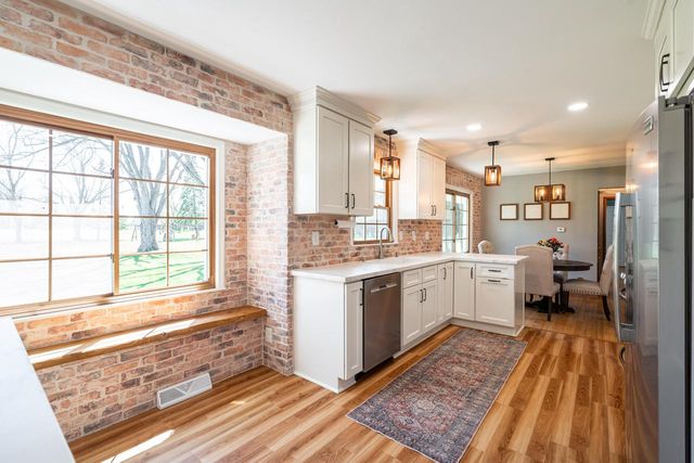 7119 Freistadt ROAD, Mequon, WI 53092