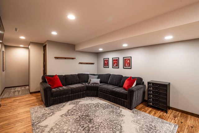 7119 Freistadt ROAD, Mequon, WI 53092