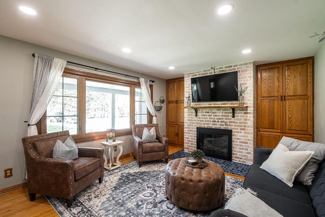 7119 Freistadt ROAD, Mequon, WI 53092