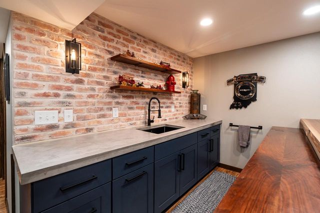 7119 Freistadt ROAD, Mequon, WI 53092