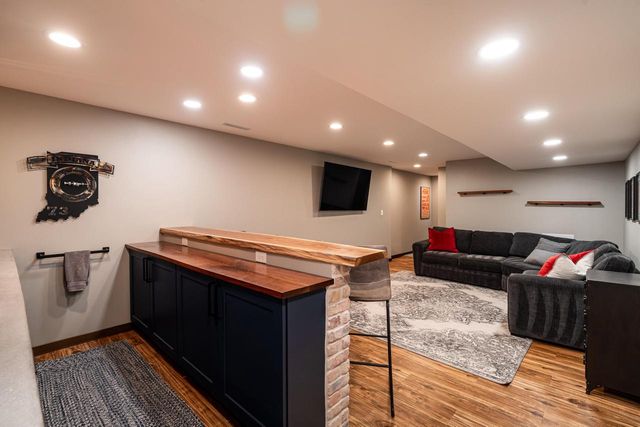 7119 Freistadt ROAD, Mequon, WI 53092