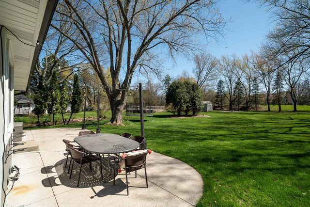 7119 Freistadt ROAD, Mequon, WI 53092