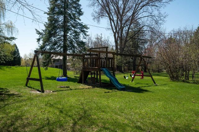 7119 Freistadt ROAD, Mequon, WI 53092